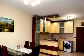 Тристаен апартамент във Враца, Център