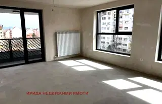 Тристаен апартамент в София, Център