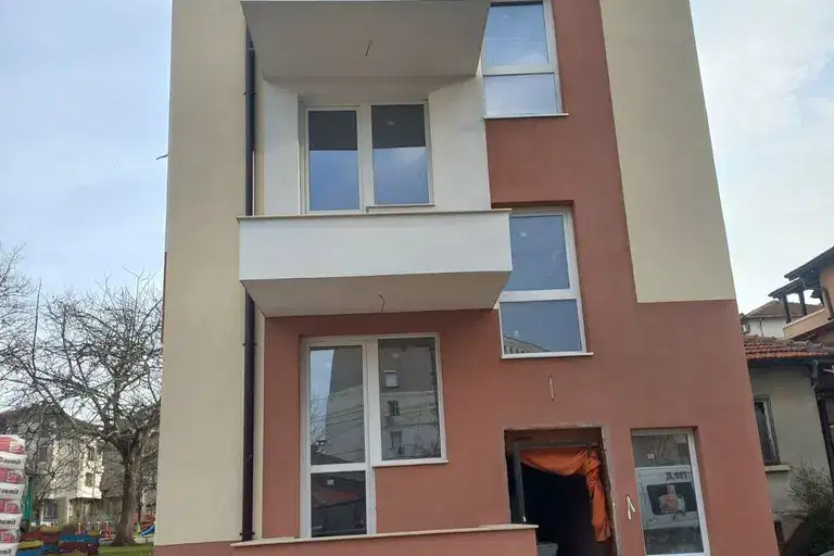 Тристаен апартамент във Враца, Център