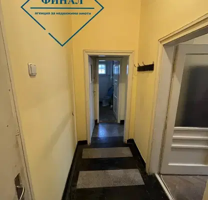 Снимка 5 — Тристаен апартамент в Шумен, Център