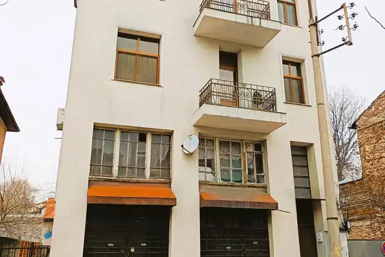 Three-room apartment with potential in the Center of Sofia, Tsar Samuil St