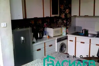Тристаен апартамент с четири изложeния в центъра на София