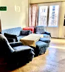 Слънчев тристаен апартамент с изток/юг в центъра на София