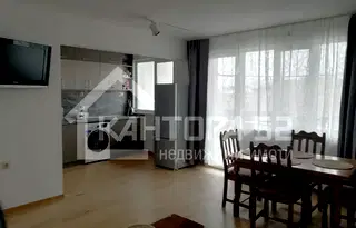Просторен тристаен апартамент с две тераси в центъра на Варна