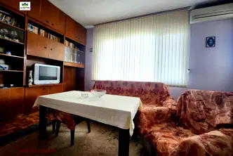 Тристаен апартамент в Пазарджик, Център