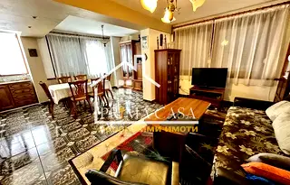 Тристаен апартамент в Пазарджик, Център