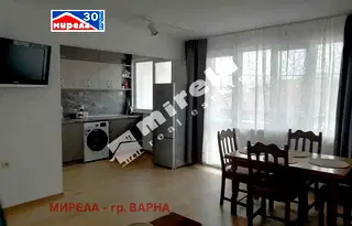 Тристаен апартамент с две тераси в центъра на Варна