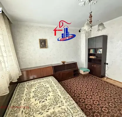 Снимка 5 — Тристаен апартамент в Шумен, Център