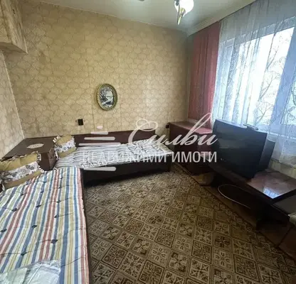 Снимка 4 — Тристаен апартамент в Шумен, Център