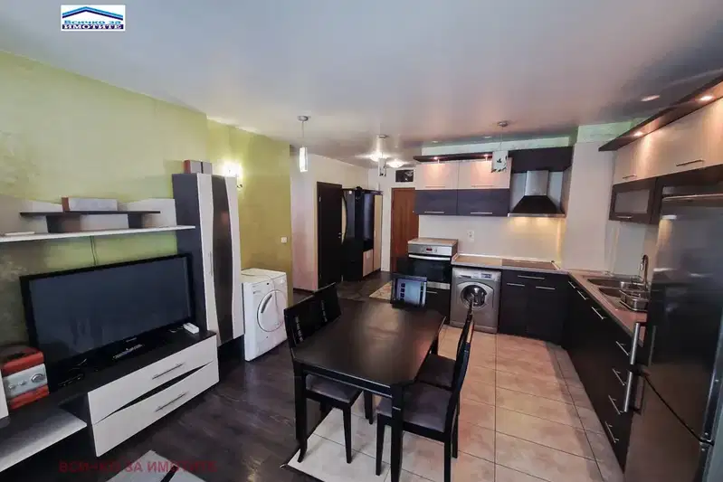 3-bedroom apartment in Ruse, Centyr