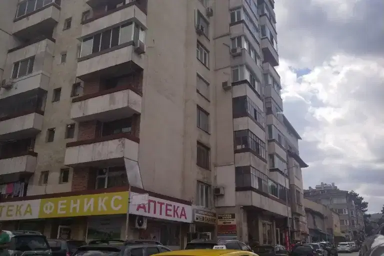 3-bedroom apartment in Shumen, Centyr