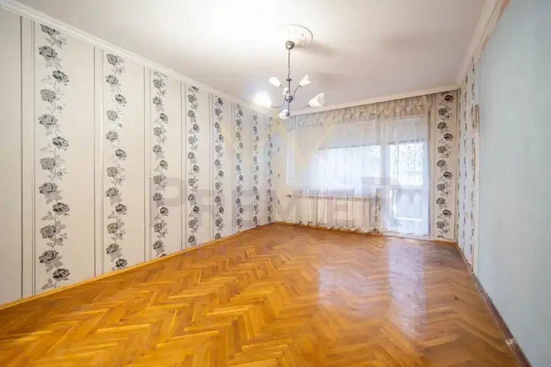 Тристаен апартамент в Добрич, Център