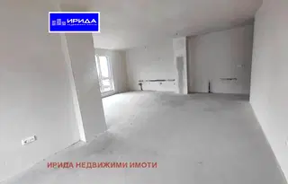 Просторен тристаен апартамент с две тераси в Дианабад, София