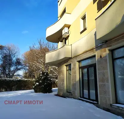 Снимка 2 — Тристаен апартамент с двор и газово отопление в Драгалевци