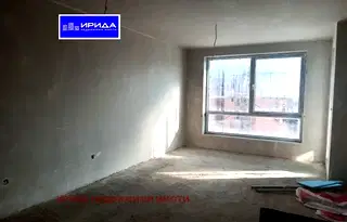 Тристаен апартамент с голяма тераса в Дружба 1, София
