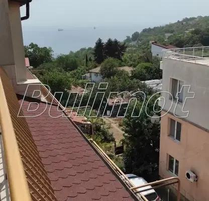 Снимка 3 — Луксозен 3-стаен апартамент с морска панорама в Галата, Варна