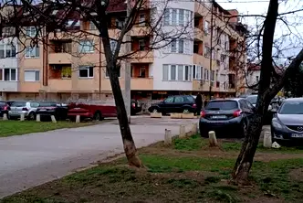 Тристаен апартамент в София, Гео Милев
