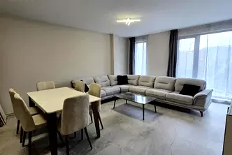 Тристаен апартамент в София, Горна баня