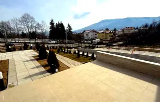 Уютен 3-стаен апартамент с двор в Горна баня, София