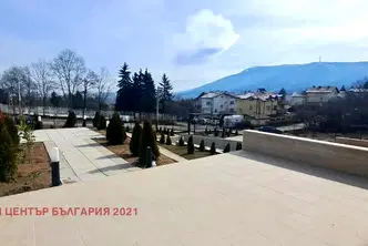 Тристаен апартамент с голяма тераса и гледка към Витоша в Горна баня