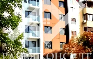 Тристаен апартамент с източно изложение в кв. Христо Смирненски, Пловдив