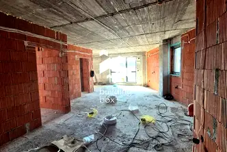 Тристаен апартамент с две тераси в кв. Христо Смирненски, Пловдив