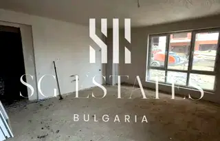 Тристаен апартамент с озеленен двор в Христо Смирненски, Пловдив