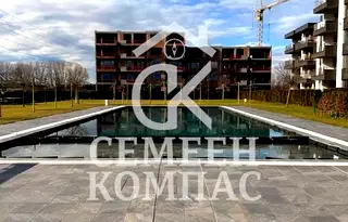 Тристаен апартамент с панорамна тераса и басейн в Тракия, Пловдив