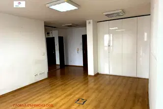 Тристаен апартамент в София, Иван Вазов