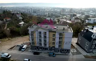 Просторен тристаен апартамент с южно изложение в Изгрев, Варна