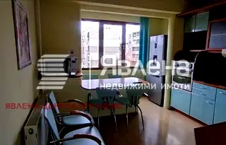 Тристаен апартамент в Перник, Изток
