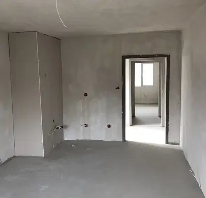 Снимка 5 — Тристаен апартамент 104 кв.м. в Перник, Изток с тераса