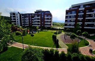 Тристаен апартамент в Перник, Изток