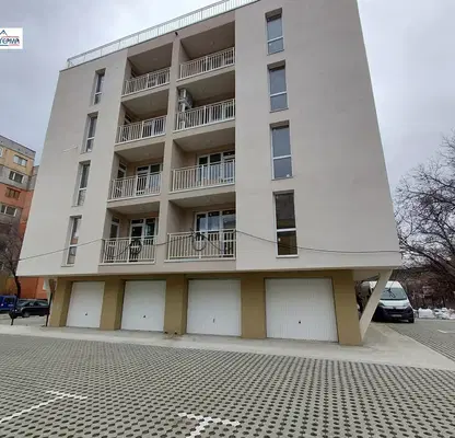 Photo 2 — 3-bedroom apartment in Pernik, Iztok