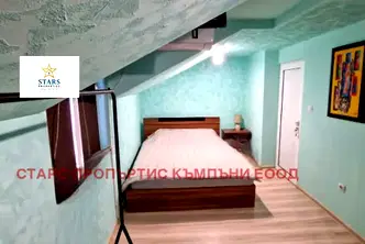 Тристаен апартамент с качествена тухлена конструкция в ЖП Гара, Варна