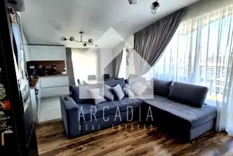 Просторен 3-стаен апартамент с две тераси в Каменица 2, Пловдив