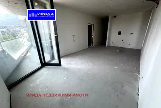 Тристаен апартамент с гледка в Кръстова вада, София