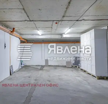 Снимка 2 — Тристаен апартамент в София, Хладилника