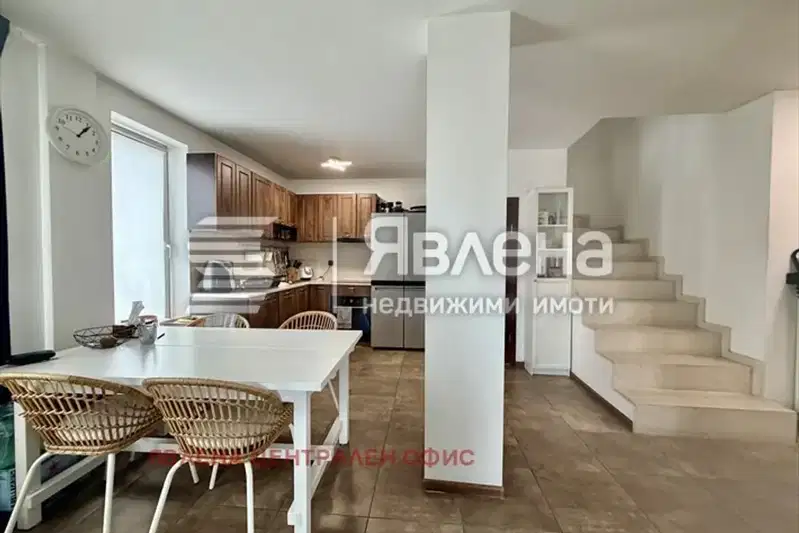 3-bedroom apartment in Sofiya, Hladilnika