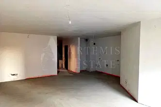 Просторен тристаен апартамент с тераса в Кръстова Вада, София