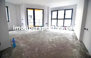 Тристаен апартамент с три тераси в Кършияка, близо до хотел Санкт Петербург