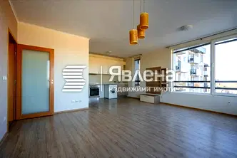 Тристаен апартамент в Пловдив, Кършияка