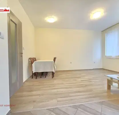 Снимка 4 — Тристаен апартамент с голяма покрита тераса в Кючук Париж, Пловдив