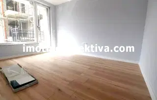 Тристаен апартамент с три тераси в Кючук Париж, Пловдив