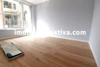 Тристаен апартамент с три тераси в Кючук Париж, Пловдив