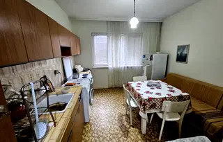 Просторен 3-стаен апартамент с функционално разпределение в Кючук Париж, Пловдив