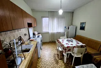 Просторен 3-стаен апартамент с функционално разпределение в Кючук Париж, Пловдив