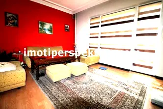 Тристаен апартамент с две тераси в Кючук Париж, Пловдив