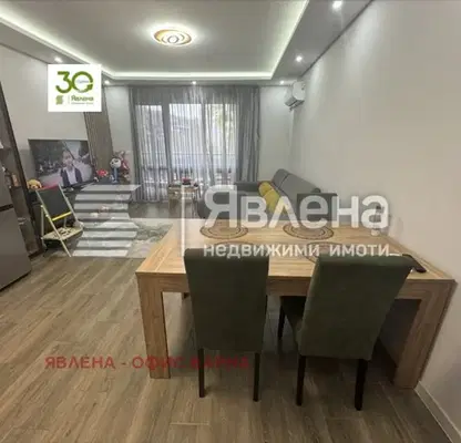 Снимка 2 — Тристаен апартамент във Варна, Левски 2