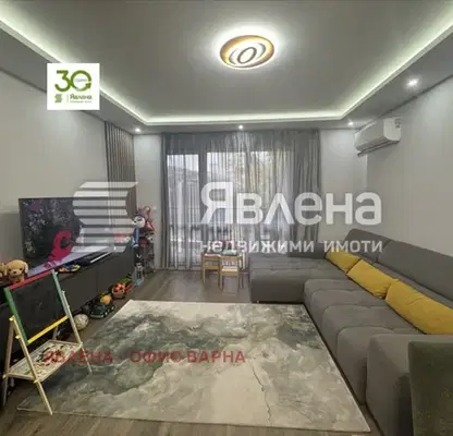 Снимка 3 — Тристаен апартамент във Варна, Левски 2